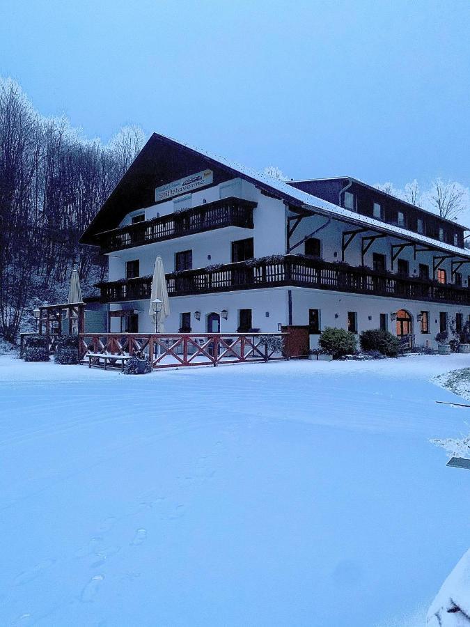Stiftstaverne Klein Mariazell 外观 照片